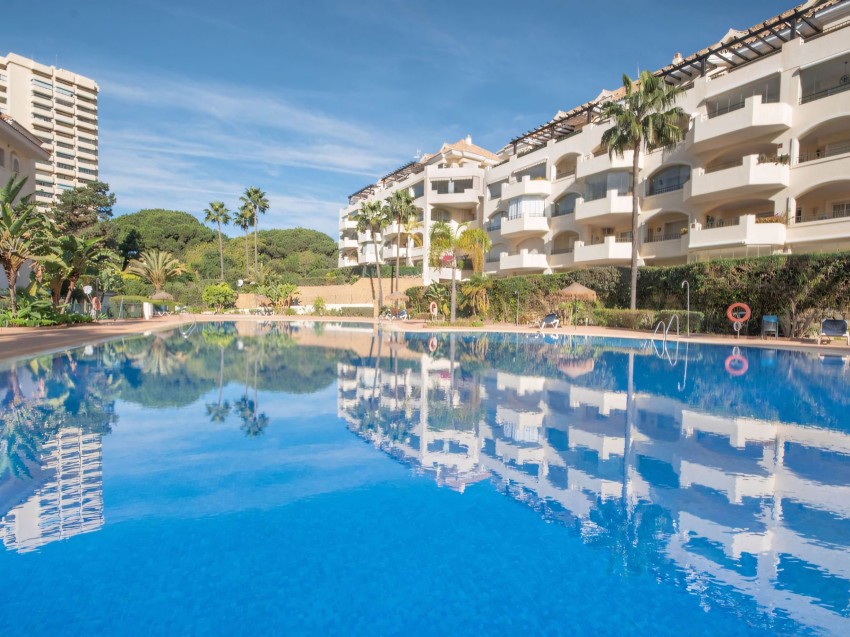 Appartement jardin proche de la plage à Hacienda Playa Elviria Marbella